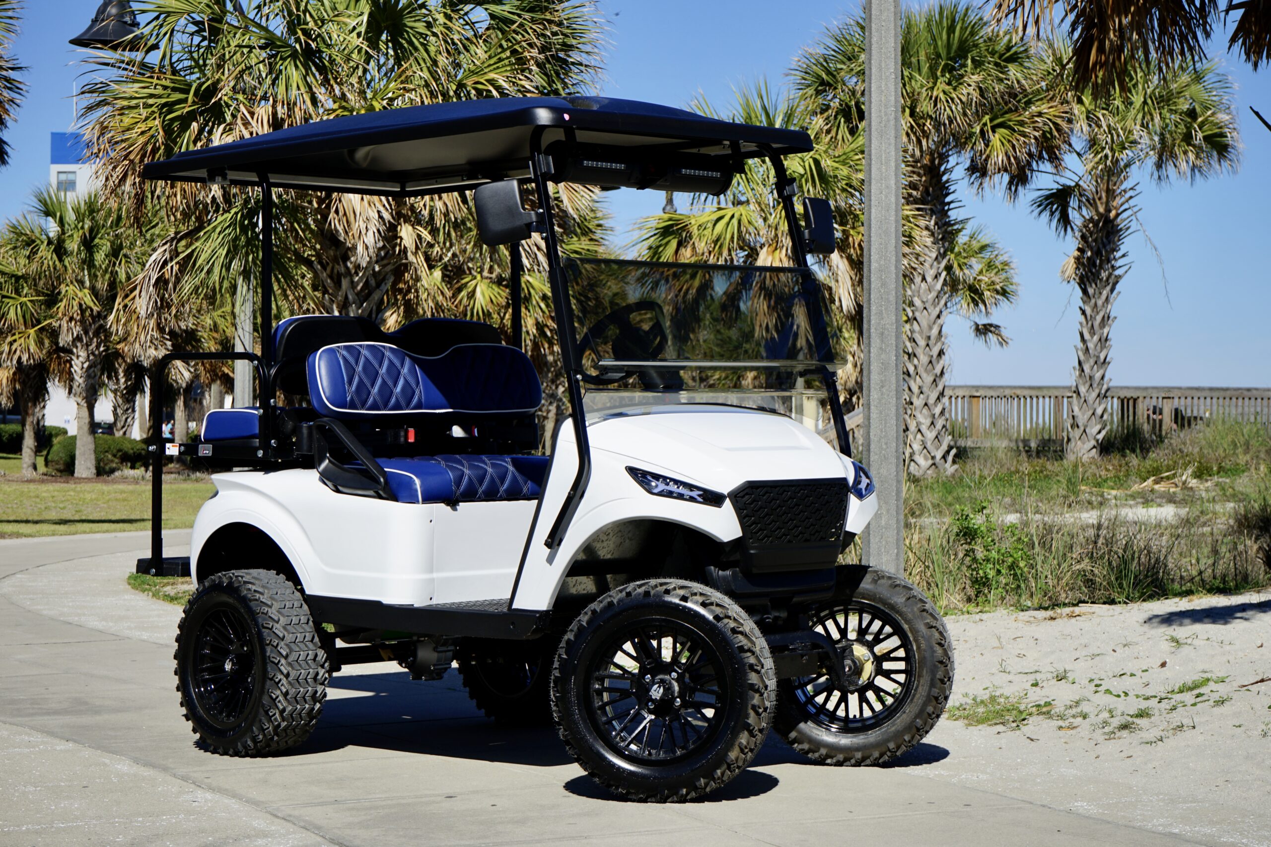 2026 NAVITAS X4 STORM - WHITE WITH BLUE SEATS
