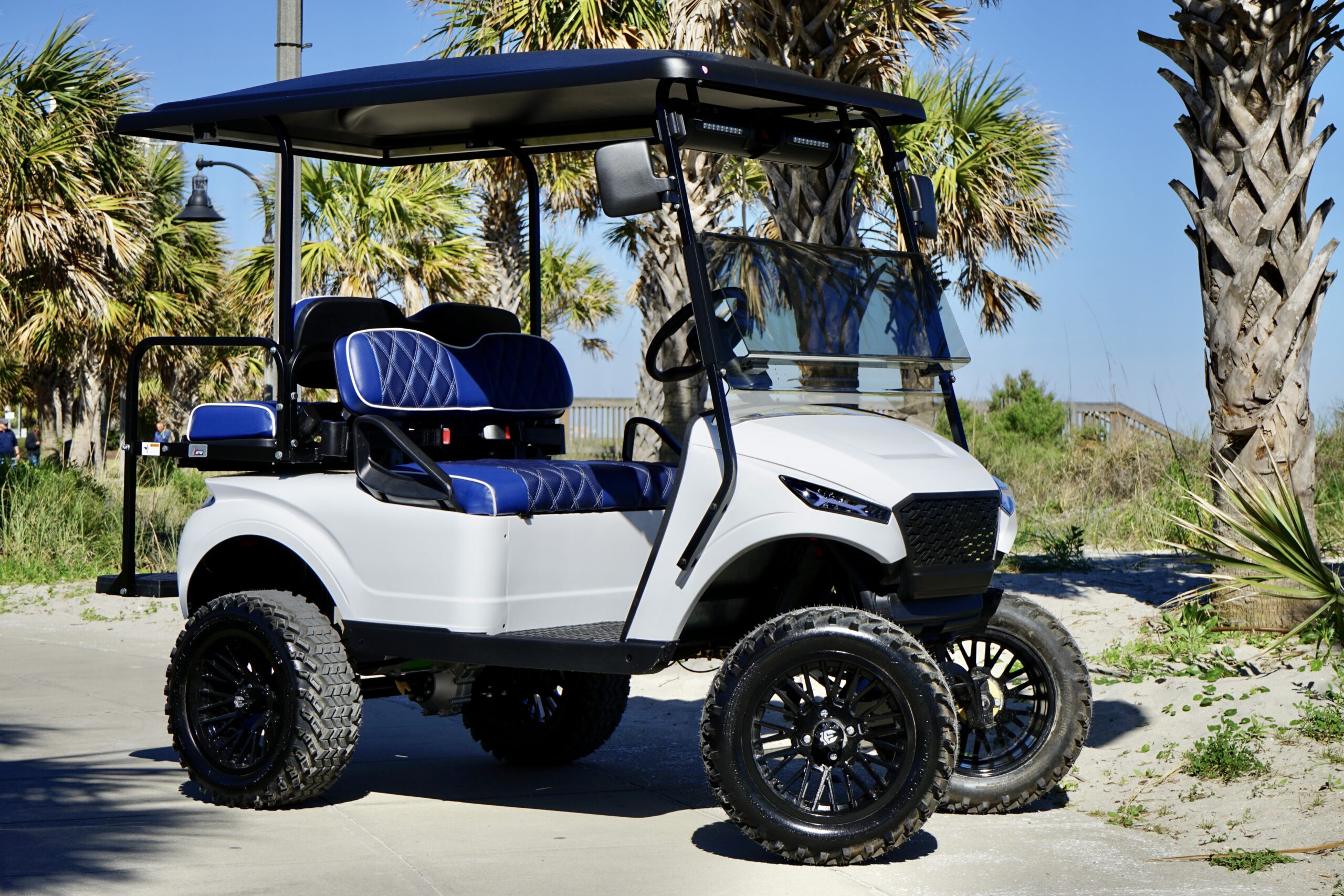 2026 NAVITAS X4 STORM - WHITE WITH BLUE SEATS - Image 4