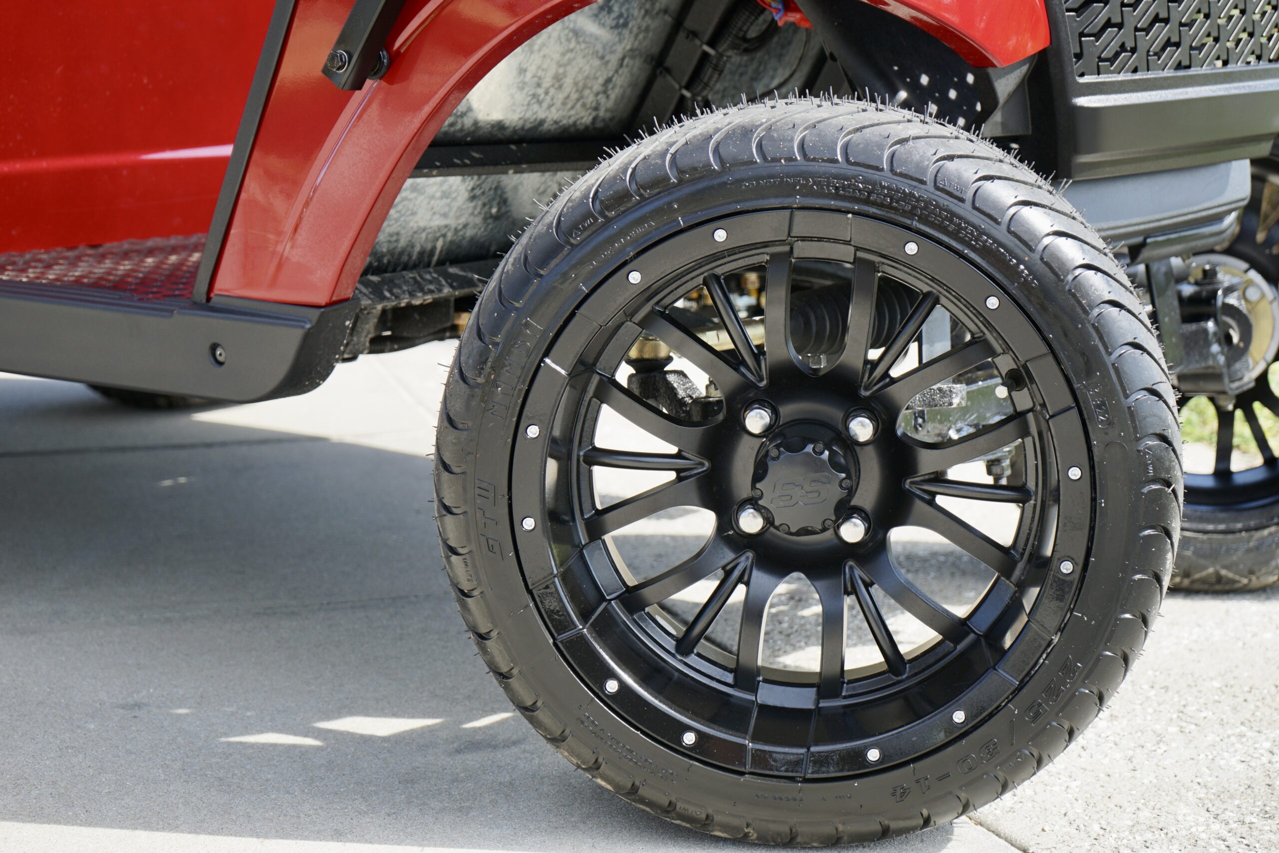 2026 NAVITAS X4 STORM - METALLIC RED - Image 2